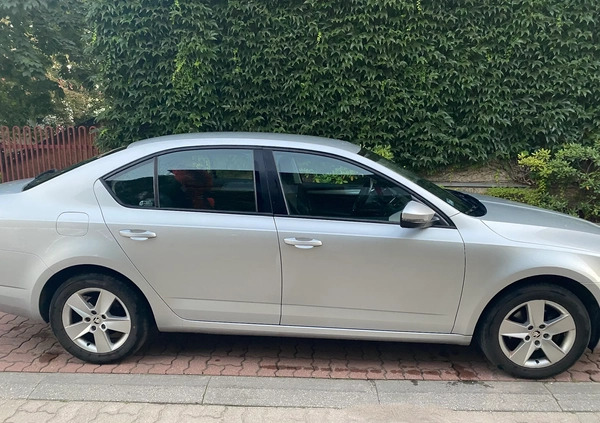 Skoda Octavia cena 39900 przebieg: 234700, rok produkcji 2016 z Nowe małe 79